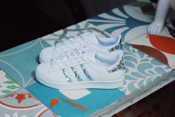 Giày Adidas Superstar 'White Holographic Stripes' F33889 - Ảnh 5