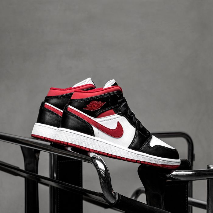 Giày Nike Air Jordan 1 Mid GS 'Black Gym Red' DJ4695-122 - Ảnh 4