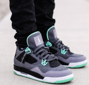 Alternative view of Giày Nike Air Jordan 4 Retro GS 'Green Glow' 408452-033