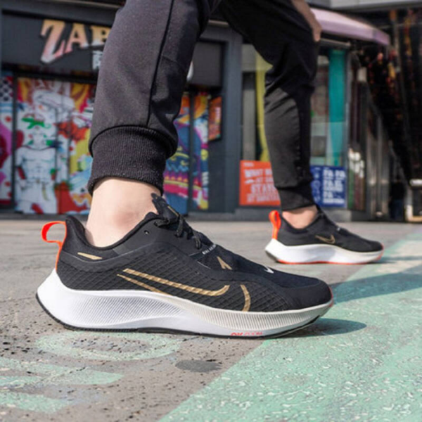 Giày Nike Air Zoom Pegasus 37 Shield 'Black Gold' DJ3271-061 - Ảnh 2