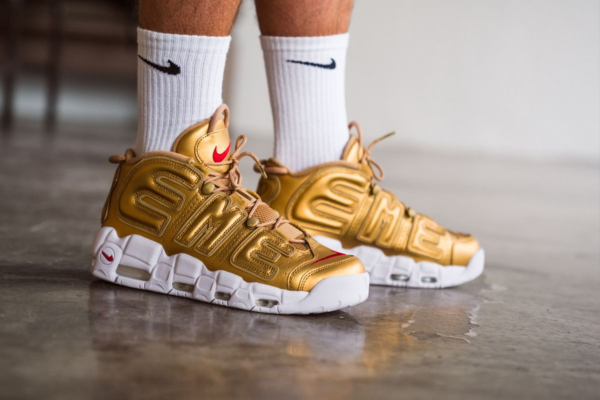Giày Nike Supreme x Air More Uptempo 'Metallic Gold' 902290-700 - Ảnh 3