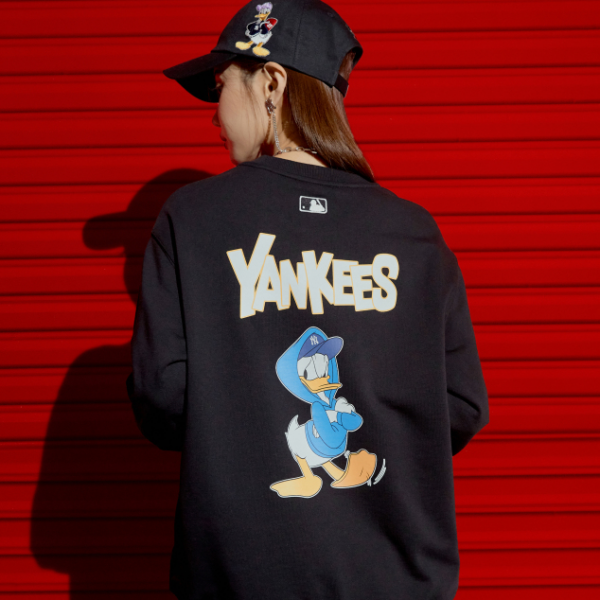 Áo MLB X DISNEY Donald Duck Bag Print Overfit Sweatshirt NY - Ảnh 7