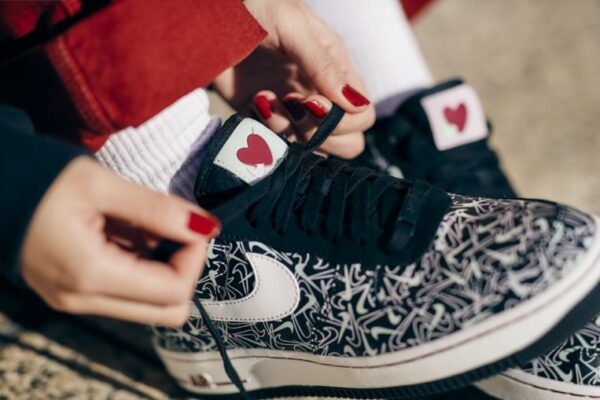 Giày Nike Wmns Air Force 1 '07 Low SE 'Valentine's Day' BV0319-002 - Ảnh 2