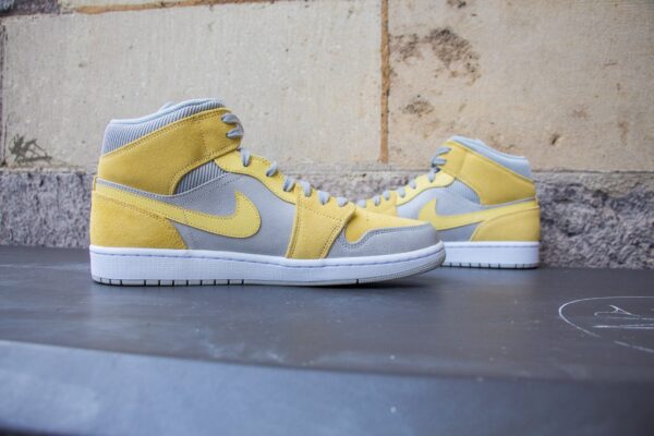 Giày Nike Air Jordan 1 Mid SE 'Tan Grey' DA4666-001 - Ảnh 10