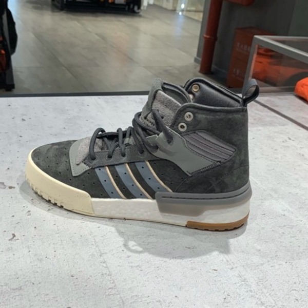 Giày Adidas Rivalry RM Chi Boost Core Black Gray EE4982 - Ảnh 5