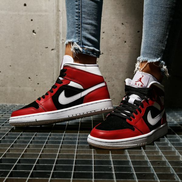 Giày Nike Air Jordan 1 Mid 'Gym Red Black' BQ6472-601 - Ảnh 3