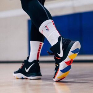 Alternative view of Giày Nike Kyrie 5 'Friends' AO2918-006