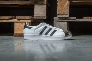 Alternative view of Giày Adidas Superstar 'Metal Toe' BB5114