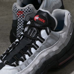 Giay Nike Air Max 95 'Fish Scales' DQ3979-001