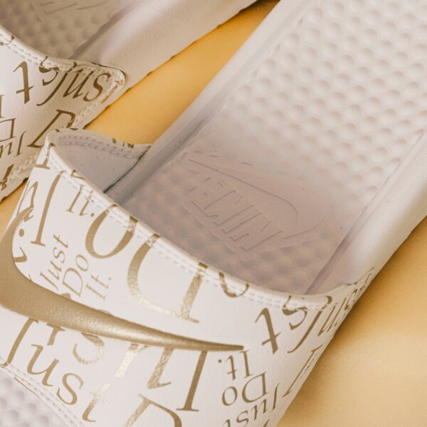 Dép Nike Benassi Just Do It Print White 'Metallica Gold' 618919-116 - Ảnh 3