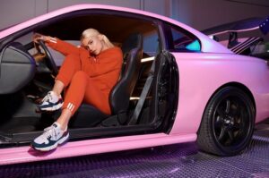 Alternative view of Giày Adidas Wmns Falcon 'Crystal White Navy' CG6246