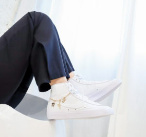 Giay Nike Wmns Blazer Mid '77 LX 'Lucky Charms White' DM0850-100