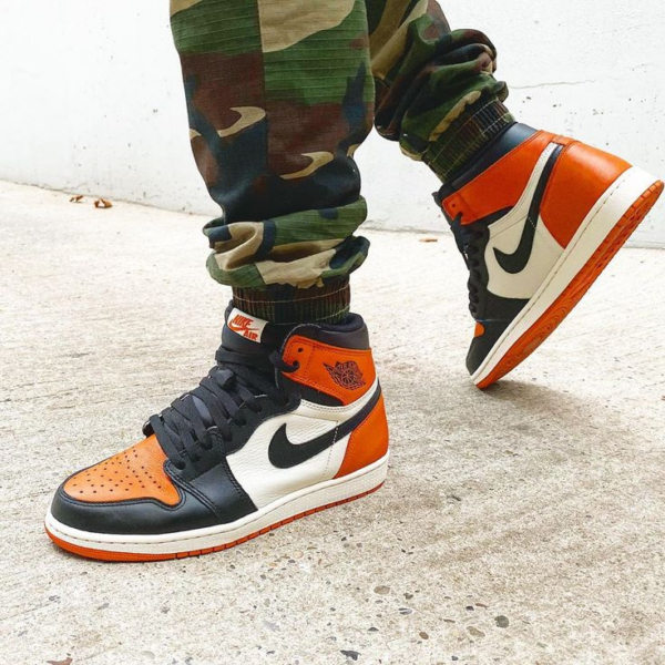 Giày Nike Wmns Air Jordan 1 Retro High OG 'Satin Shattered Backboard' AV3725-010 - Ảnh 3