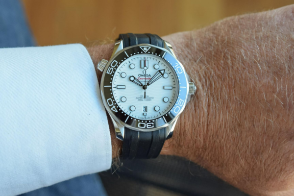 Đồng Hồ Omega Seamaster Automatic 'Black' 210-32-42-20-04-001 - Ảnh 4