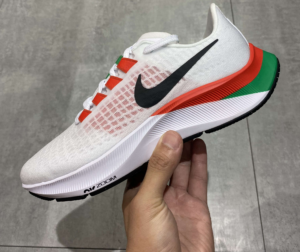 Alternative view of Giày Nike Air Zoom Pegasus 37 'Kenya' DD9481-100