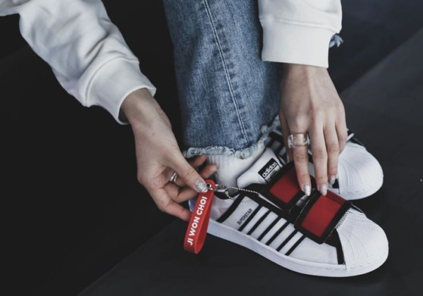 Giày Adidas Olivia Oblanc x Ji Won Choi x Wmns Superstar 'White' FW6635 - Ảnh 3