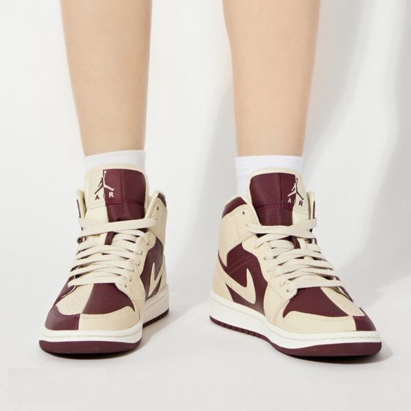 Giày Nike Air Jordan 1 Mid 'Split Beach Cherrywood Red' DR0501-200 - Ảnh 6