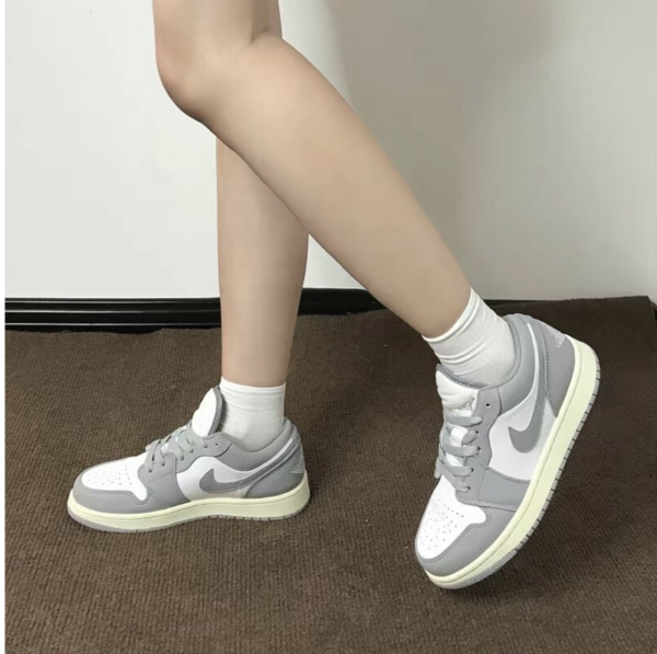 Giày Nike Air Jordan 1 Low 'Vintage Grey' 553558-053 - Ảnh 2
