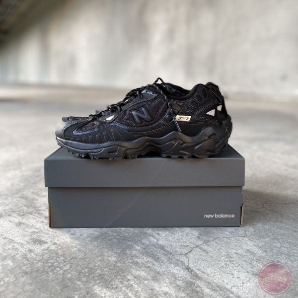 Giày New Balance 703 D 'Triple Black' ML703BC - Ảnh 5