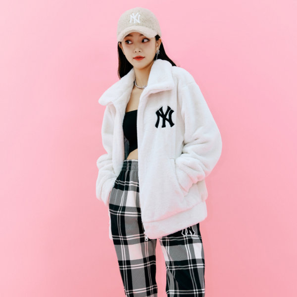 Áo MLB Basic Stand Neck Mega Logo Plush Jumper NY Yankees 3AJPF0416-50CRS - Ảnh 6