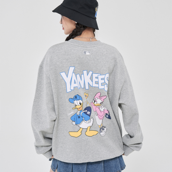 Áo MLB X Disney Backprint Overfit Sweatshirt New York Yankees 3AMTD1114-50MGS - Ảnh 5