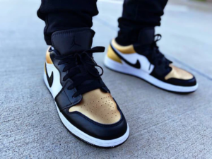 Alternative view of Giày Nike Air Jordan 1 Low 'Gold Toe' CQ9447-700