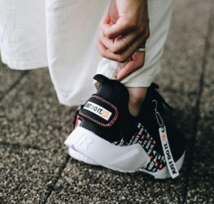 Alternative view of Giày Nike Wmns Air Huarache City Low 'Just Do It' AO3140-001