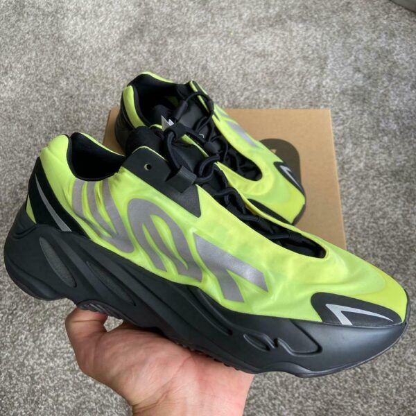 Giày Adidas Yeezy Boost 700 MNVN Phosphor FY3727 - Ảnh 2