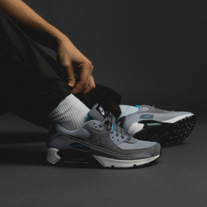 Giay Nike Air Max 90 'Wolf Grey Chlorine Blue' DM0029-002