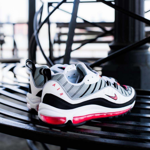 Giày Nike Wmns Air Max 98 'Solar Red' AH6799-104 - Ảnh 2