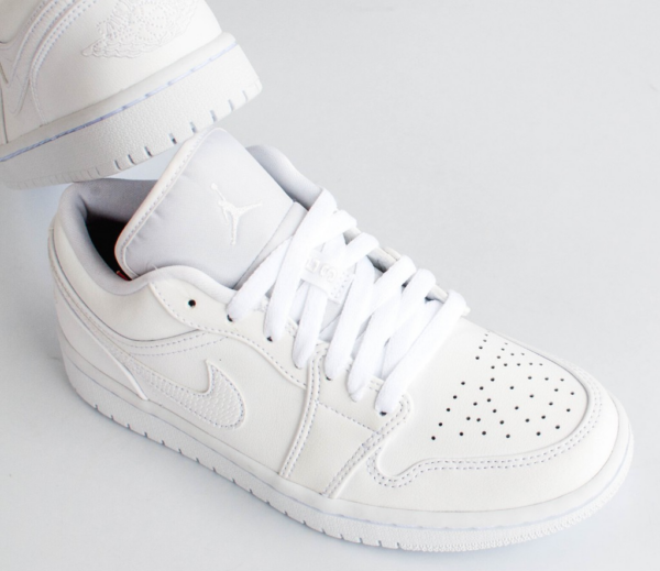 Giày Nike Wmns Air Jordan 1 Low 'Triple White' AO9944-111 - Ảnh 3