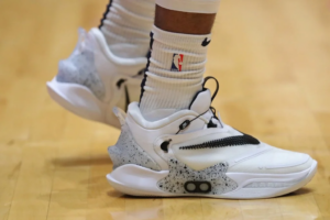 Giay Nike Adapt BB 2.0 'Cookies Cream' CV2443-101