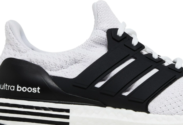 Giay Adidas UltraBoost 5.0 DNA 'White Black' GX9334