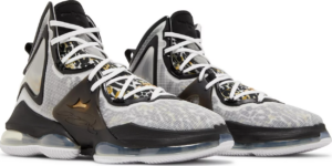 Giay Nike LeBron XIX 'Royalty' CZ0203-100