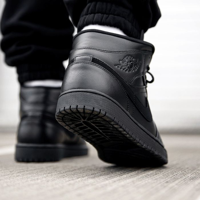 Giày Nike Air Jordan 1 Mid 'Triple Black' 554724-090 - Ảnh 3