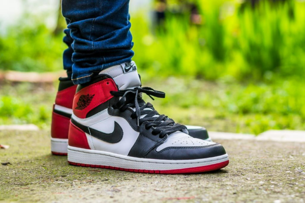 Giày Nike Air Jordan 1 Mid Chicago 'White Toe' 554724-173 - Ảnh 10