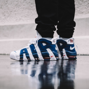 Alternative view of Giày Nike Air More Uptempo 'Knicks' 921948-101