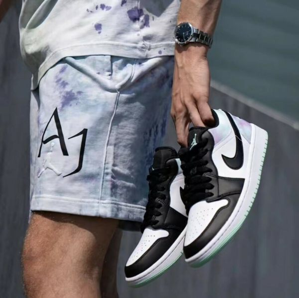 Giày Nike Air Jordan 1 Low SE 'White Black Tie Dye' DQ2514-100 - Ảnh 2