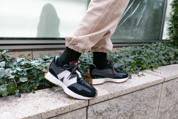Giày New Balance Wmns 327 'Black' WS327KC - Ảnh 3
