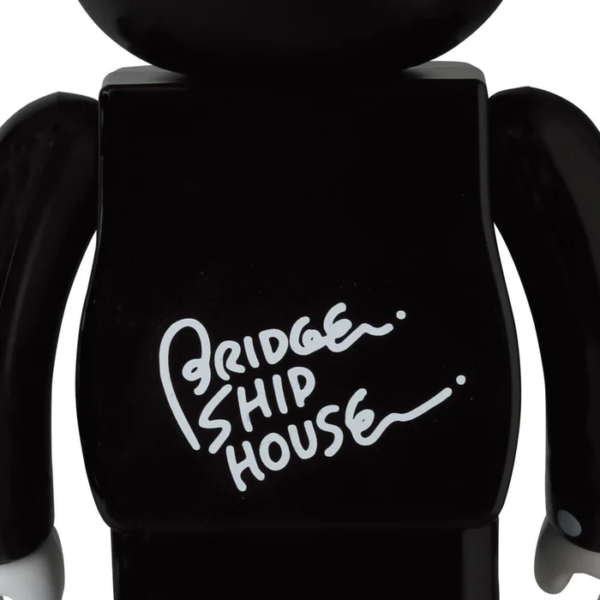 Mo Hinh Bridge Ship House Bearbrick 100% + 400% 'Matthew' 94965-BHS-0104