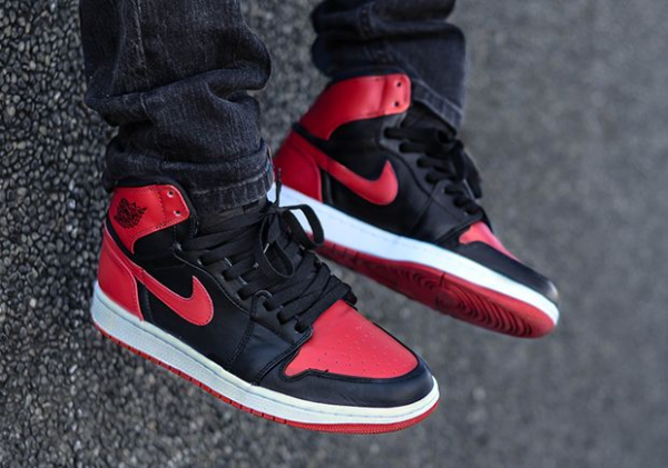 Giày Nike Air Jordan 1 Mid GS 'Banned' 554725-074 - Ảnh 4