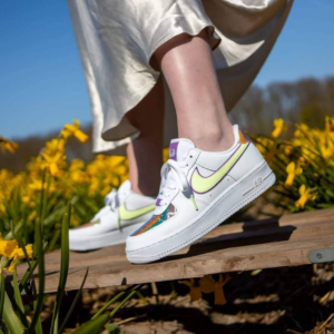 Alternative view of Giày Nike Wmns Air Force 1 Low 'Easter' CW0367-100