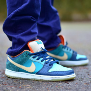 Giay Nike Dunk SB Low 'MIA Skate Shop' 504750-474