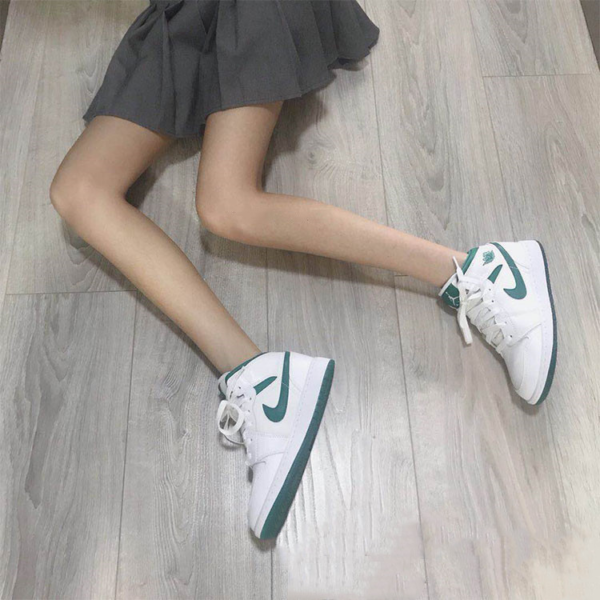 Giày Nike Air Jordan 1 Mid SE GC GS 'White Mystic Green' CD6760-103 - Ảnh 2