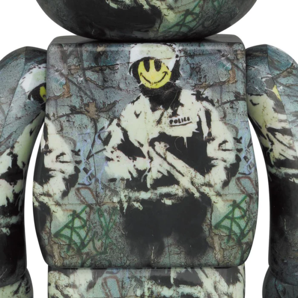 Mo Hinh Brandalism Bearbrick 100% + 400% 'Riot Cop' 99253-RCP-0104
