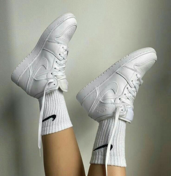 Giày Nike Air Jordan 1 Mid 'Triple White' (2020) 554725-126 - Ảnh 2