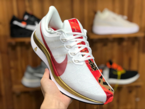 Alternative view of Giày Nike Wmns Zoom Pegasus Turbo 'Chinese New Year' BV6657-176