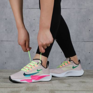 Alternative view of Giày Nike Wmns Air Zoom Pegasus 37 Premium 'Barely Rose Spruce' CQ9977-600