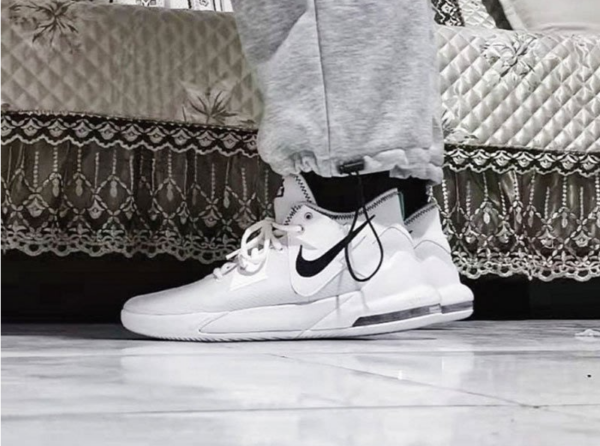 Giay Nike Air Max Impact 2 'White Black' CQ9382-100