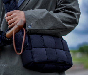 Tui Bottega Veneta Padded Tech Cassette 'Black' 628951VBO818803